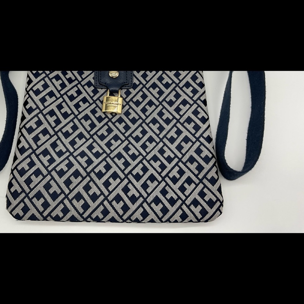 Tommy Hilfiger cross body navy bag.